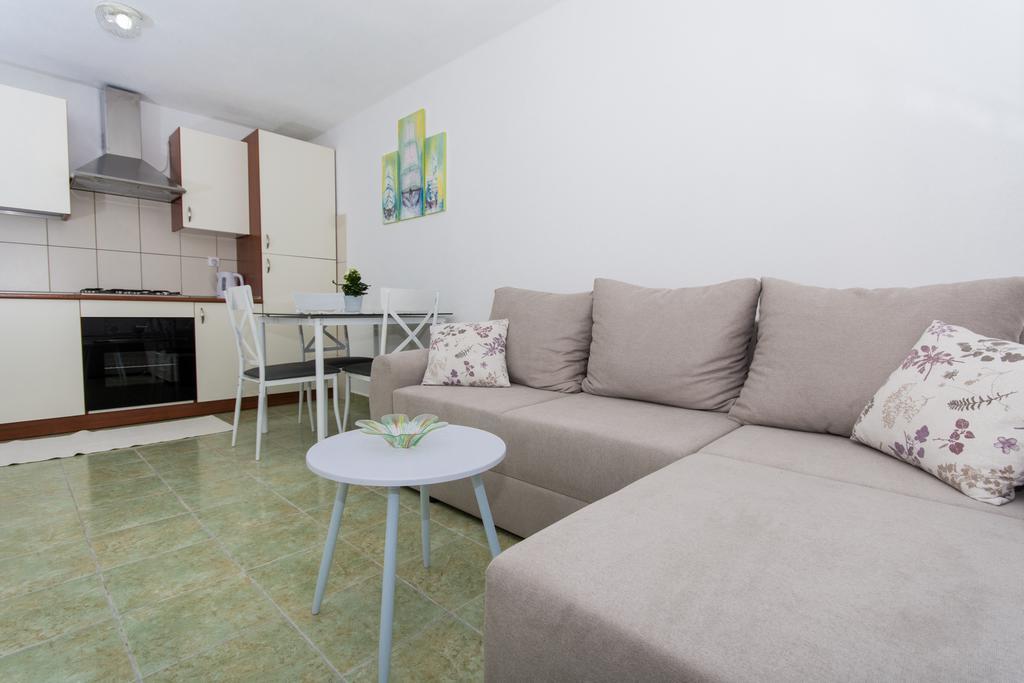 Apartment Mika 2 Трогір Екстер'єр фото