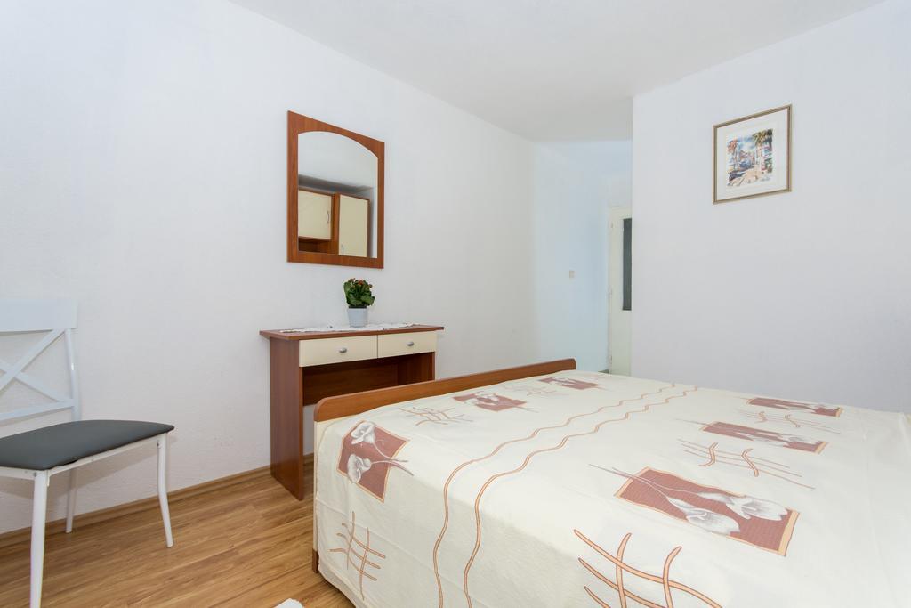 Apartment Mika 2 Трогір Екстер'єр фото